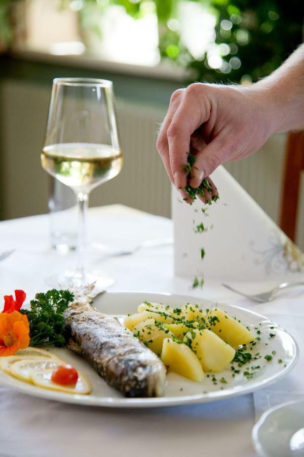 Gasthaus-Gostišče-Trattoria Ogris Ludmannsdorf Esterno foto